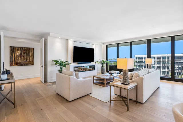 Sloan's Curve Palm Beach Unit 503s photo 8