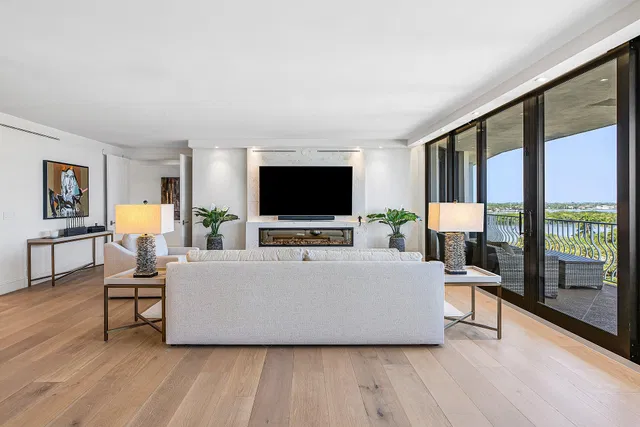 Sloan's Curve Palm Beach Unit 503s photo 9