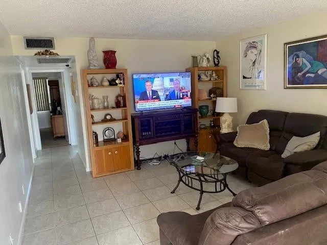  Unit 117 photo 5