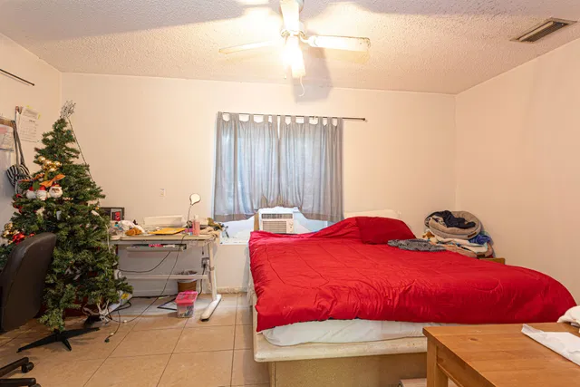 Residence photo 26