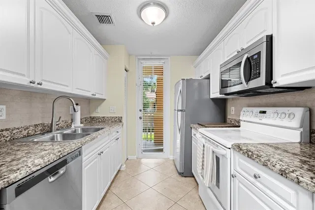  Unit 22 photo 6