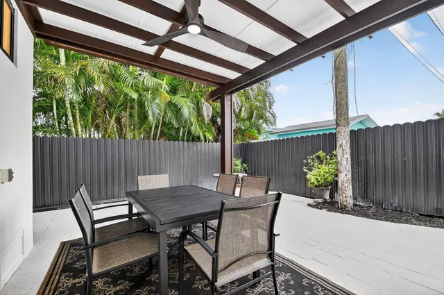 West Palm Beach Residence photo 32