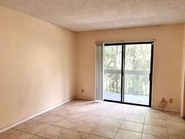 Unit 206 photo 6