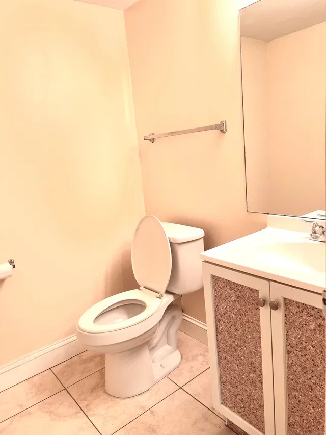 Unit 206 photo 9