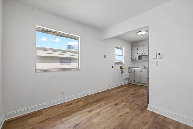 Residence photo 5