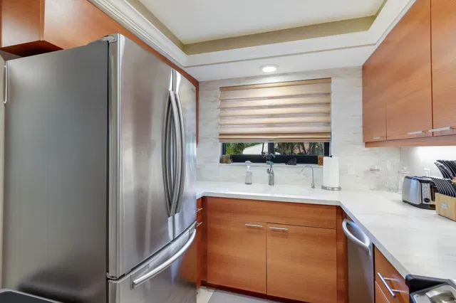  Unit 204 photo 9