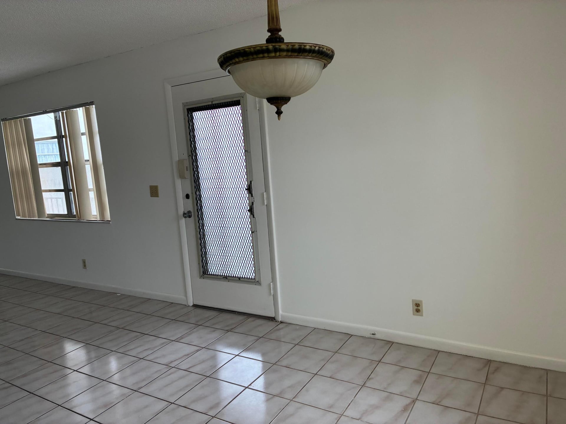 Unit 574 photo 7