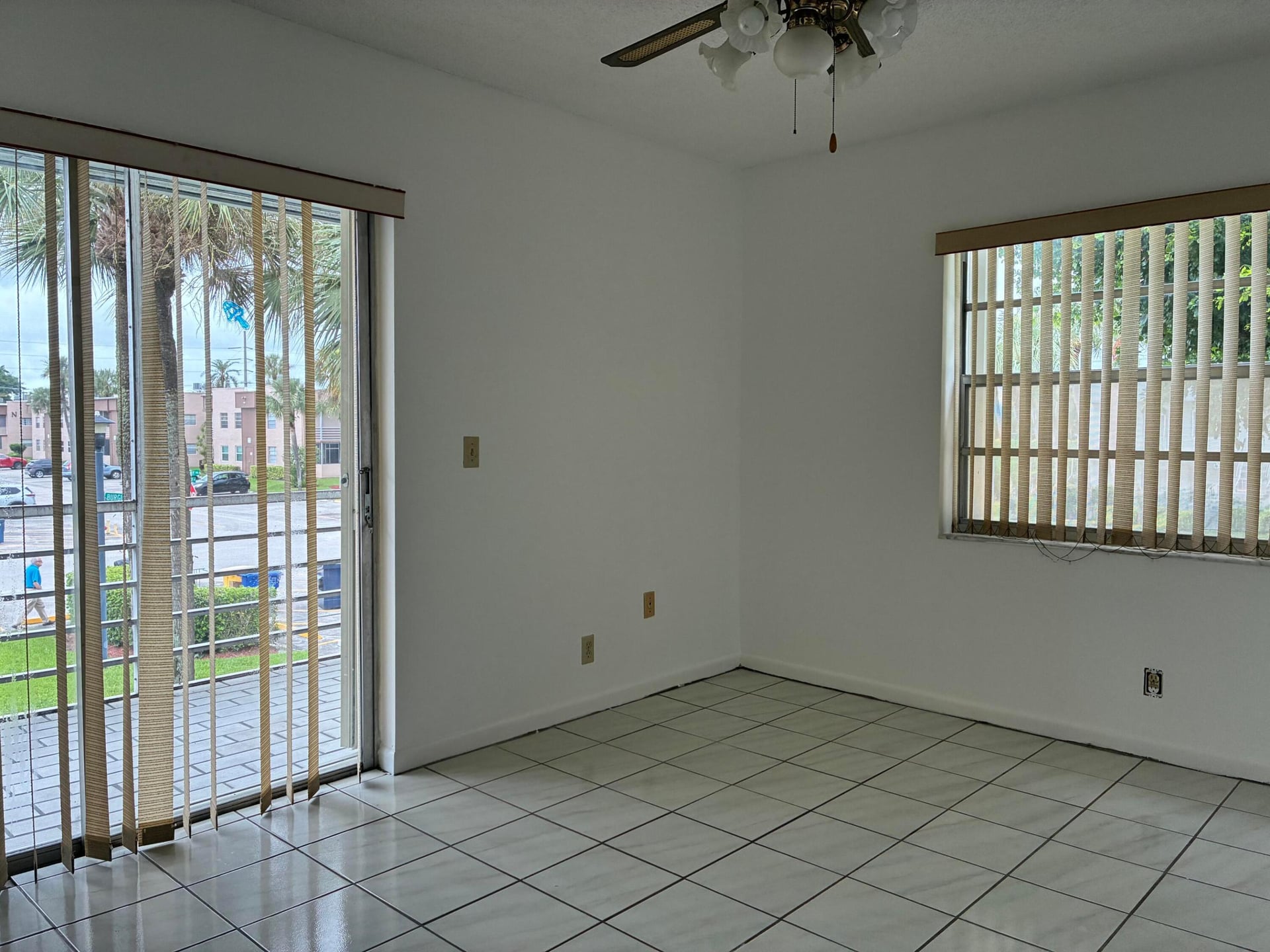 Unit 574 photo 19