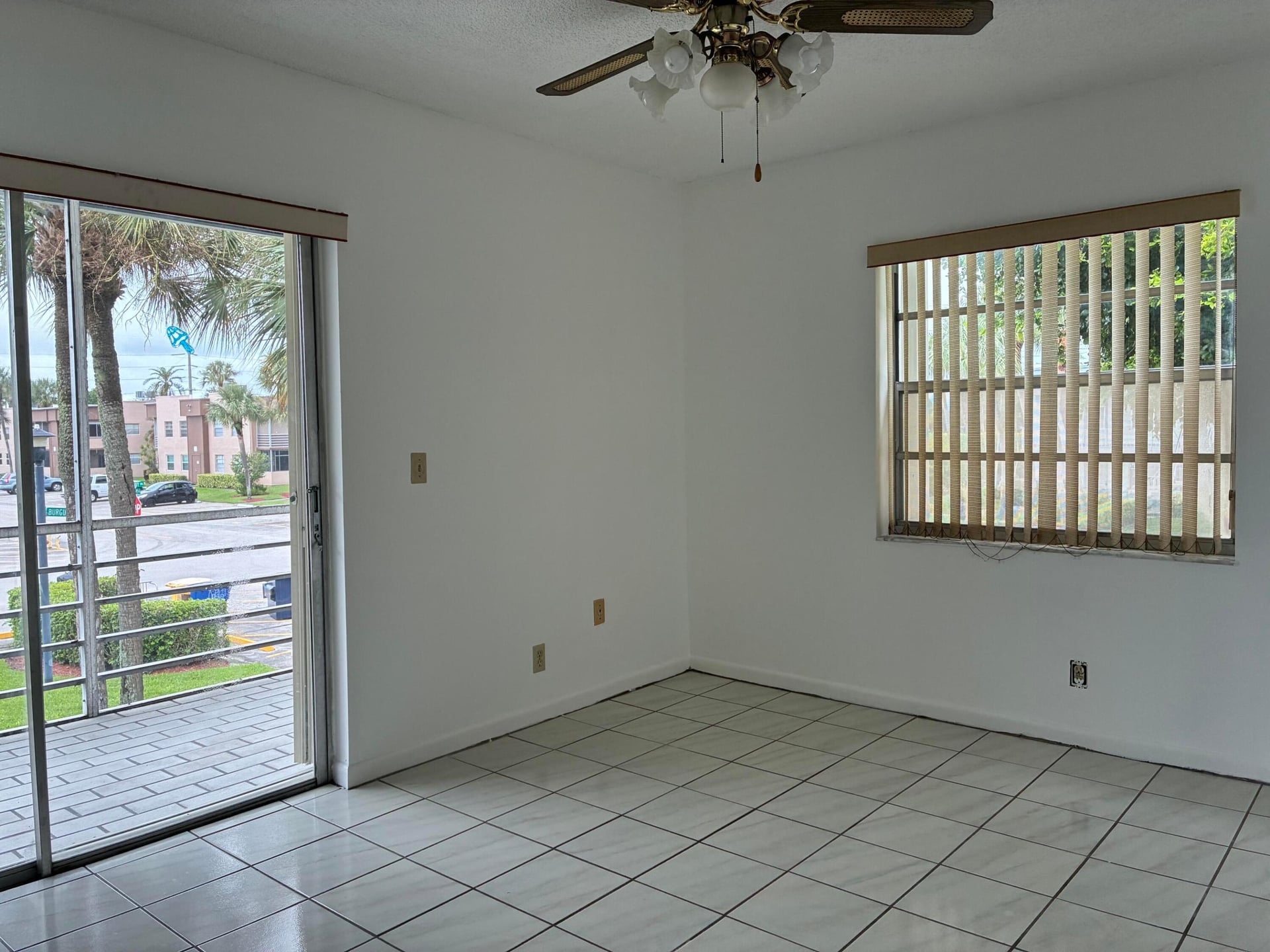 Unit 574 photo 21