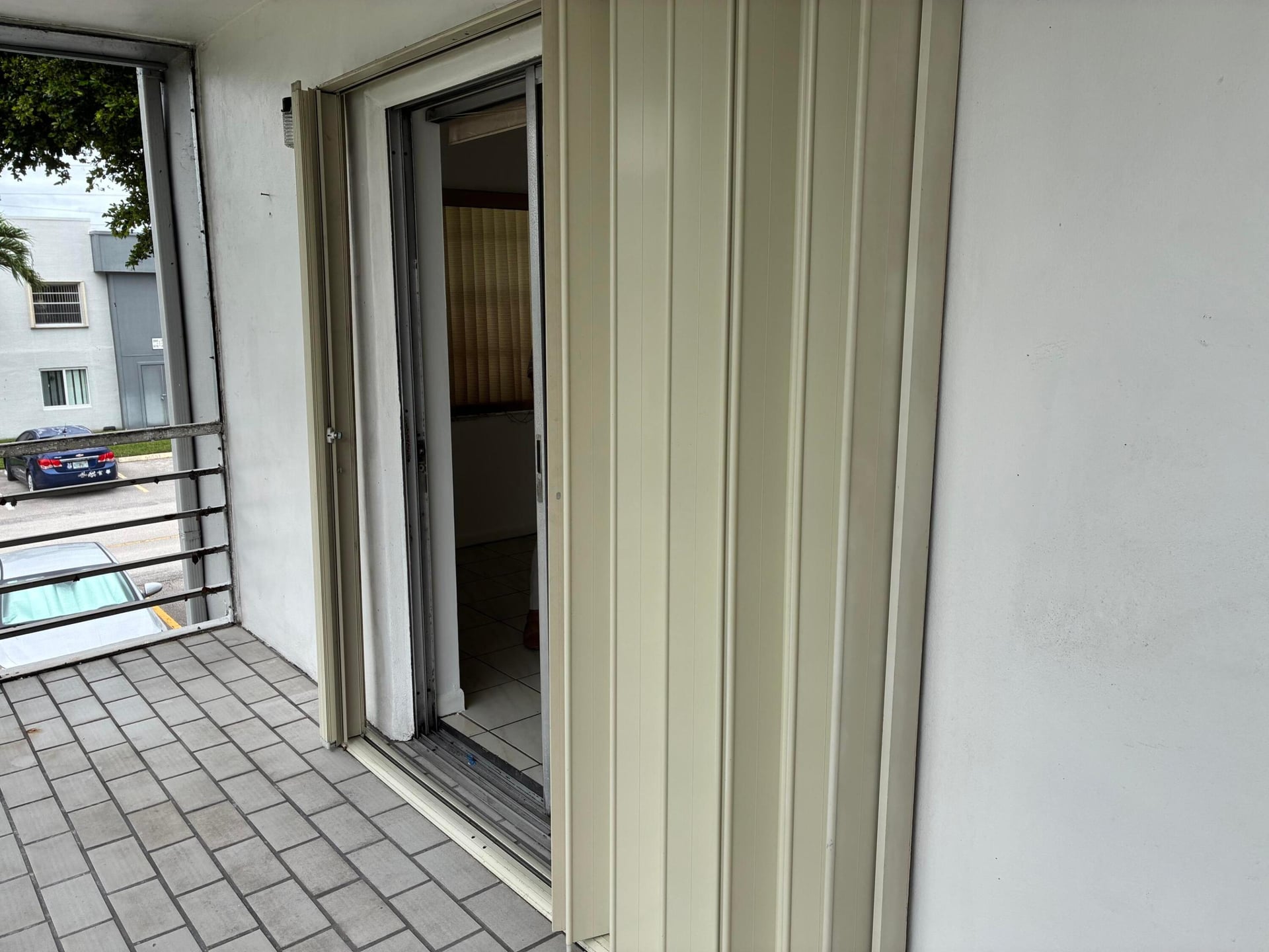 Unit 574 photo 27