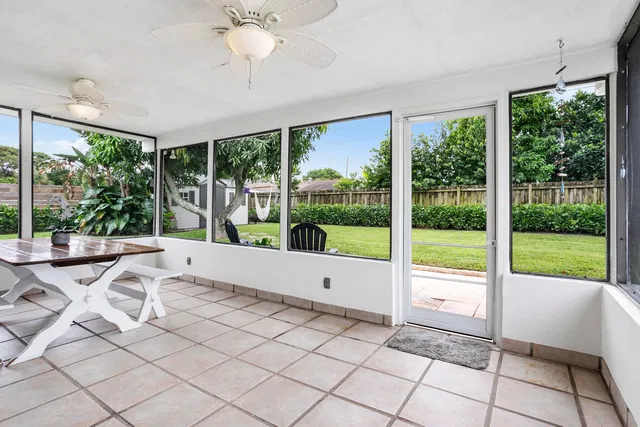 Residence photo 19