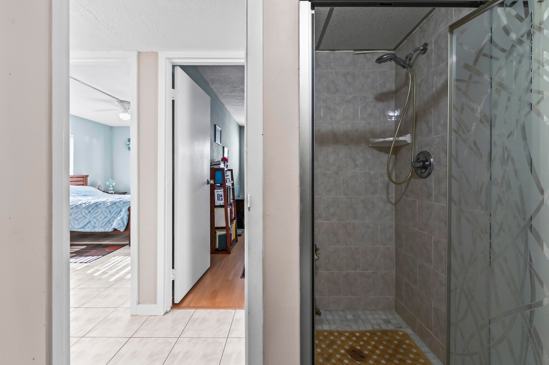 Unit E photo 20
