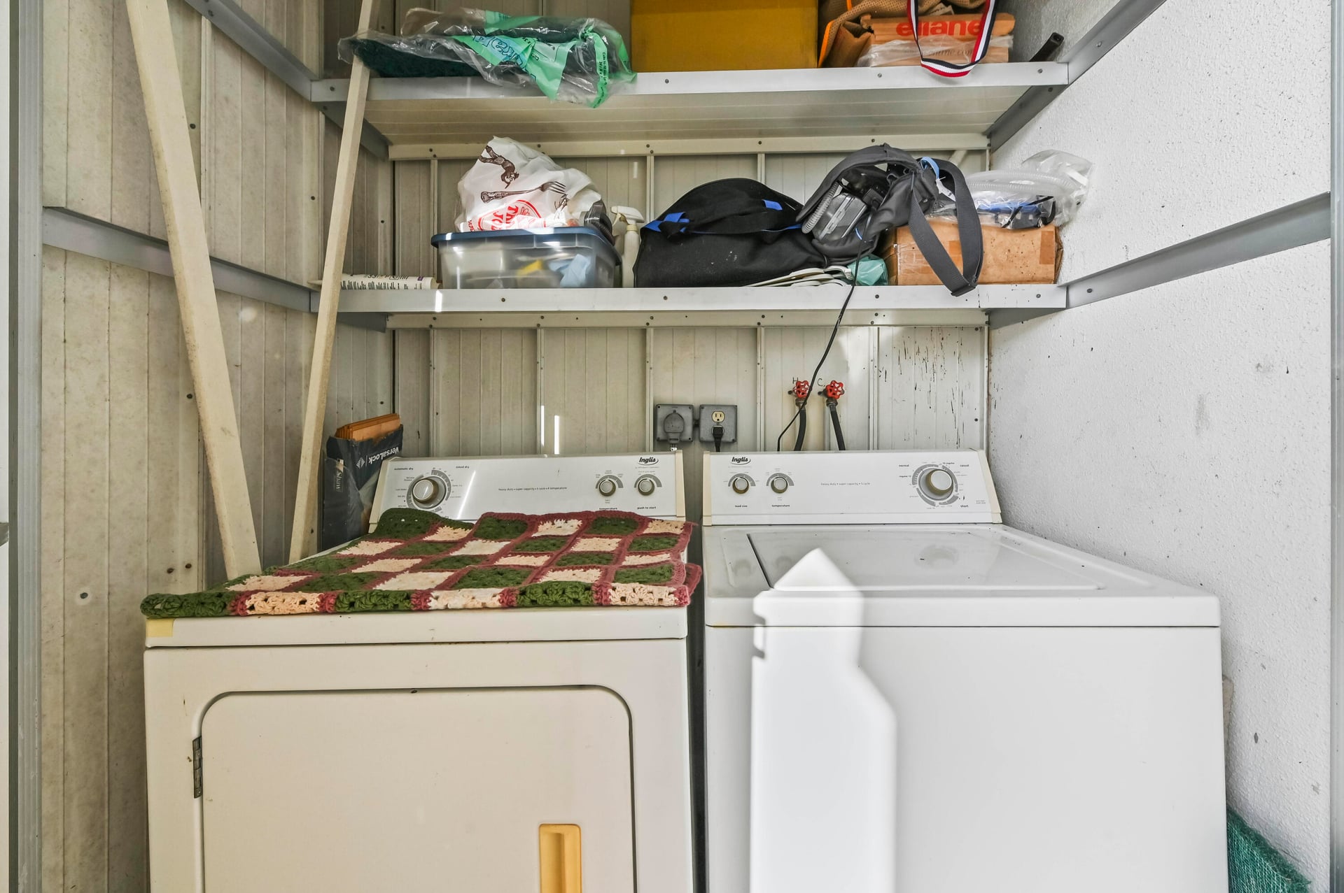 Unit E photo 21