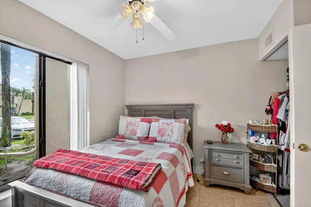 Unit B1 photo 23