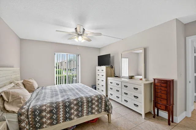Unit B1 photo 29