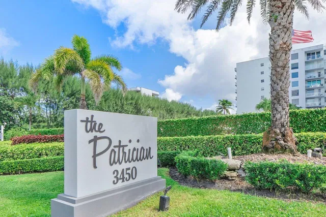 The Patrician of Palm Beach Unit 118 photo 2