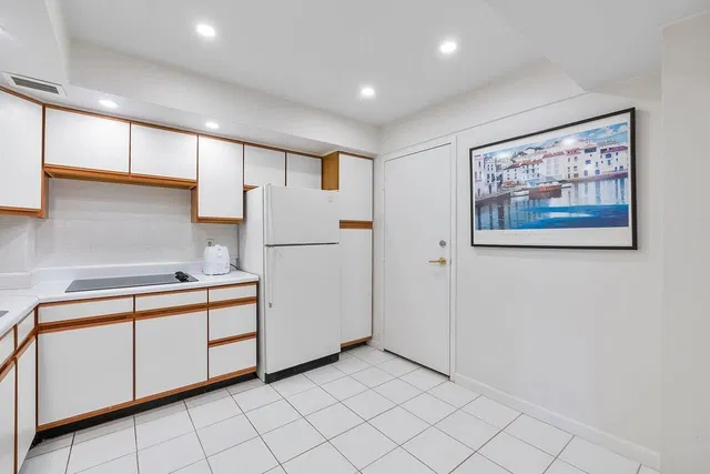 The Patrician of Palm Beach Unit 118 photo 10