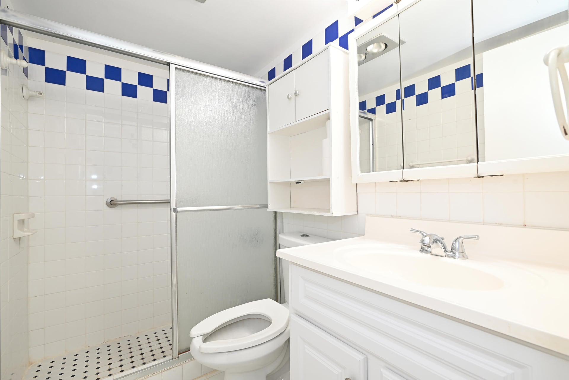 Unit 102 photo 9
