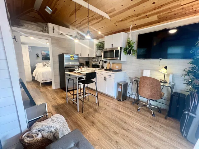 Residence photo 2