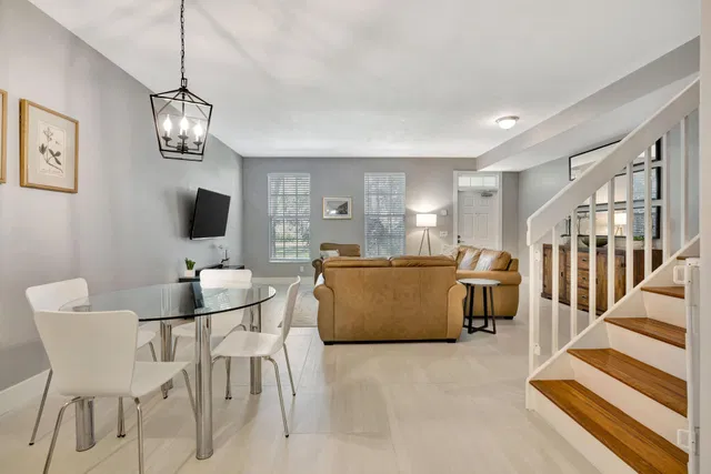Charleston Court at Abacoa Residence photo 8
