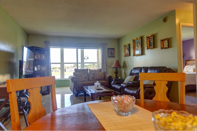  Residence photo 5
