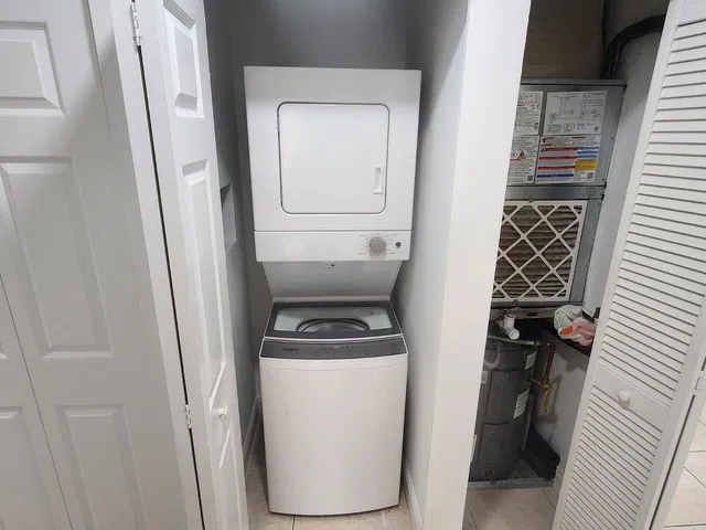 Unit 208 photo 8