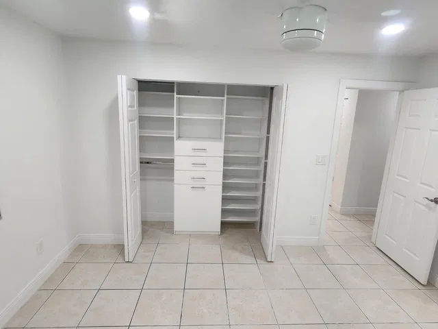 Unit 208 photo 9