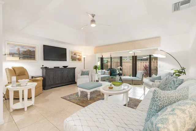 Residence photo 2