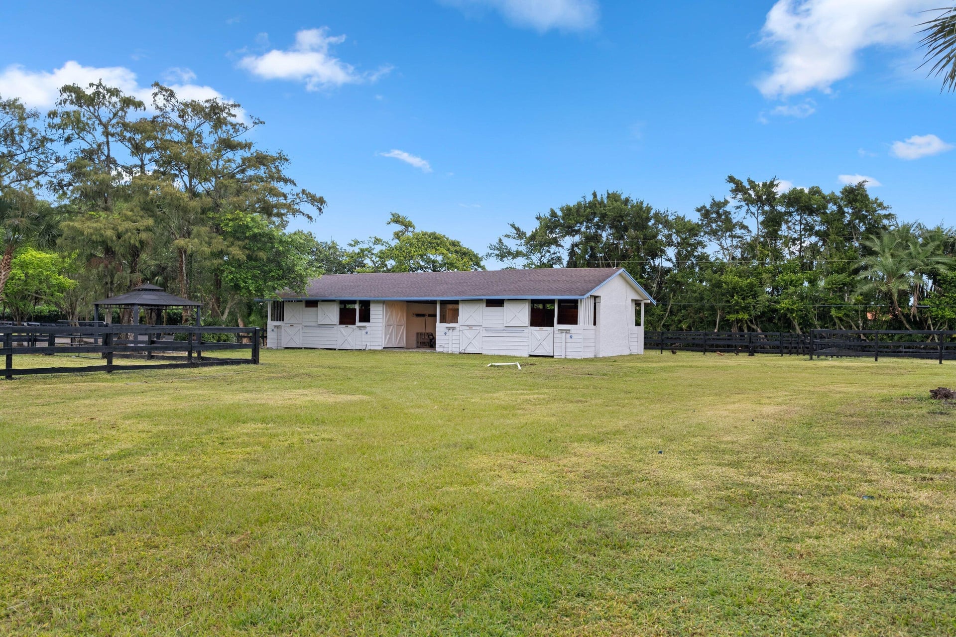 Residence photo 30