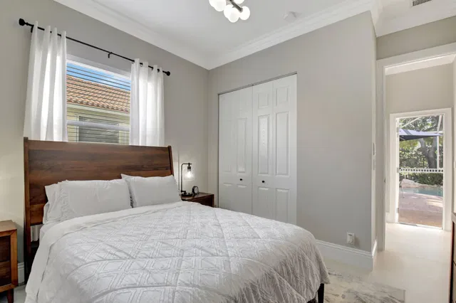  Residence photo 24