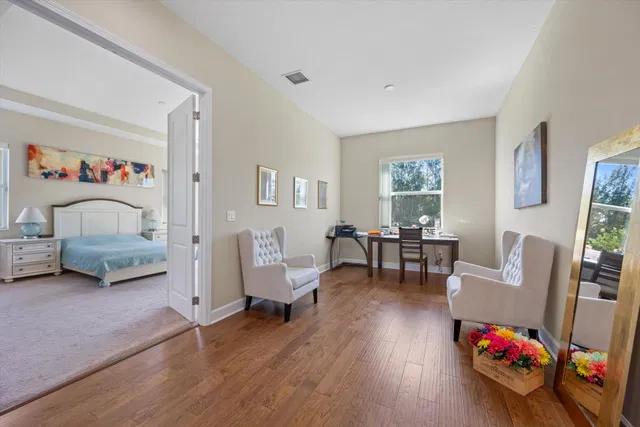  Residence photo 30