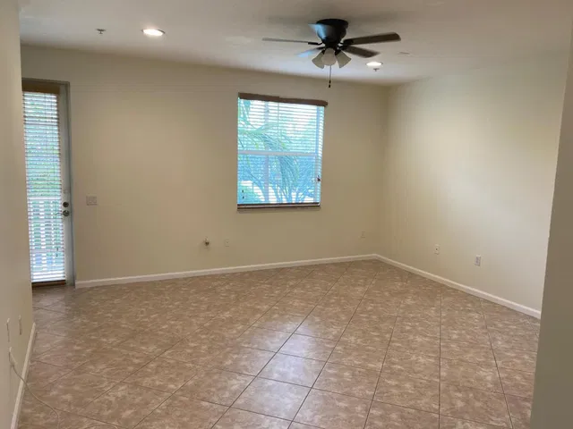  Residence photo 30