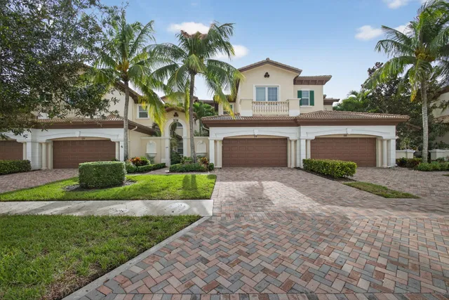 Jupiter Country Club Unit 128 photo 3