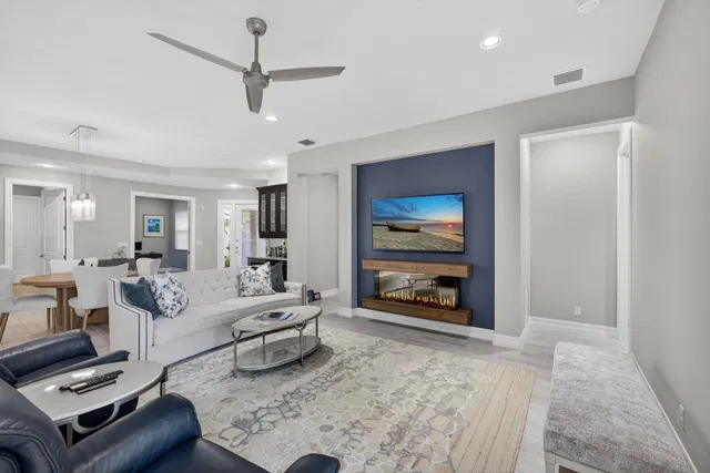 Jupiter Country Club Unit 128 photo 4