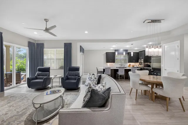 Jupiter Country Club Unit 128 photo 9