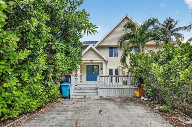 Residence photo 2