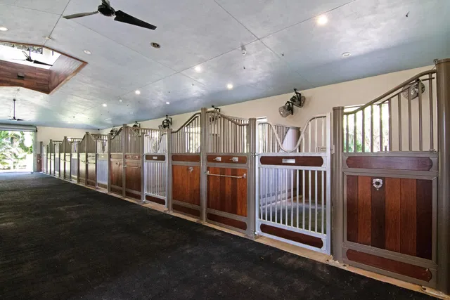 Saddle Trail Park Residence photo 10