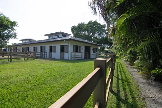 Saddle Trail Park Residence photo 20