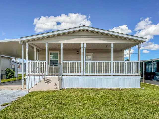 Residence photo 2