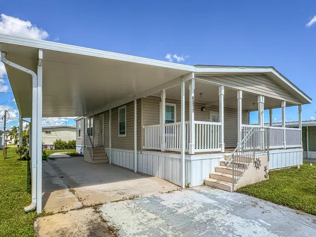 Residence photo 3