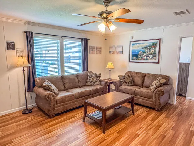 Residence photo 17