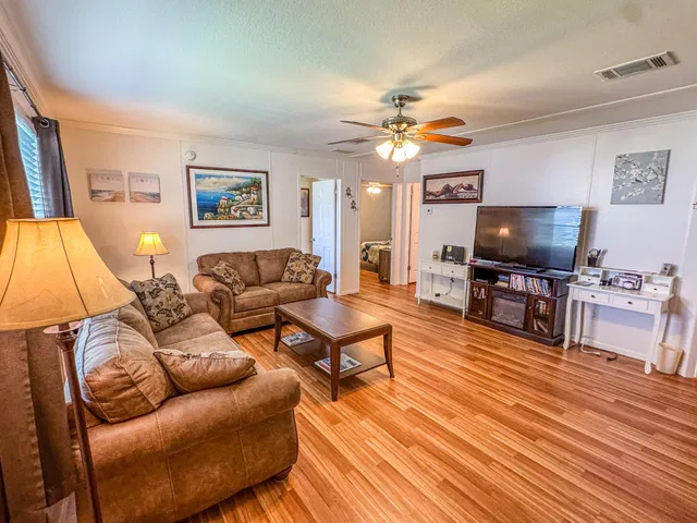 Residence photo 18