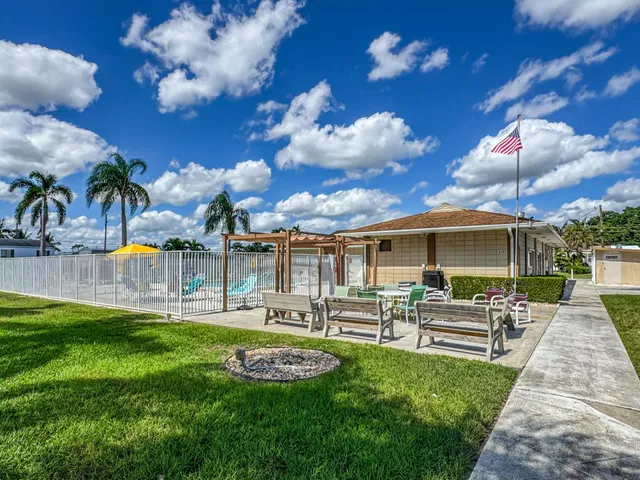 Residence photo 32