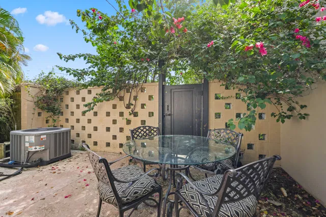 Residence photo 48