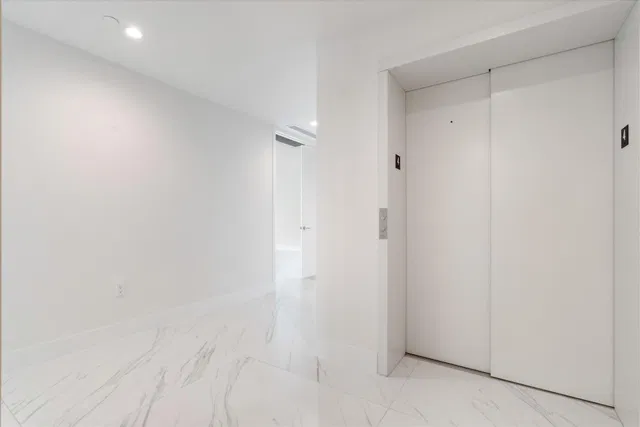 Royal Palm Residences Boca Raton Unit 402 photo 3
