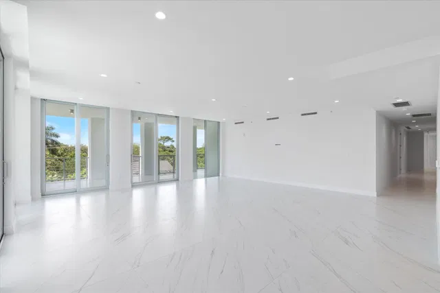 Royal Palm Residences Boca Raton Unit 402 photo 5