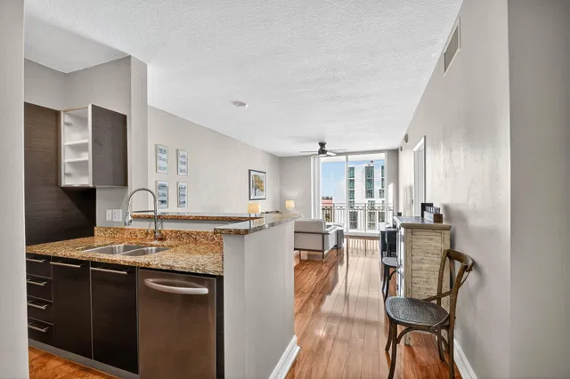 CityPlace South Tower Unit 821 photo 2
