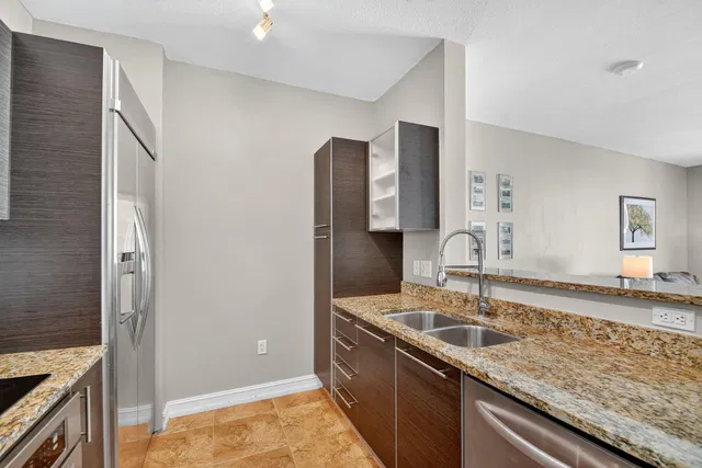 CityPlace South Tower Unit 821 photo 3