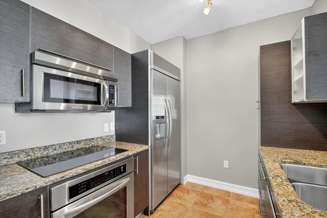 CityPlace South Tower Unit 821 photo 4