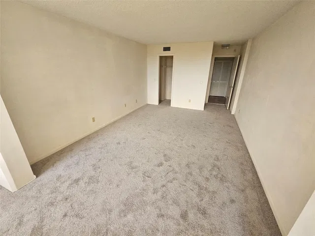 Unit 303 photo 12